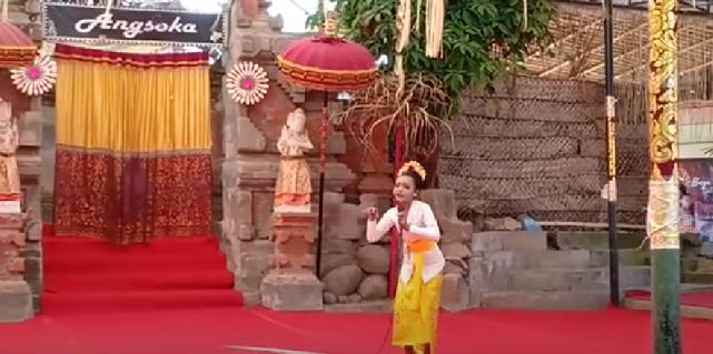 <center>Alya Masatua Bali</center> video