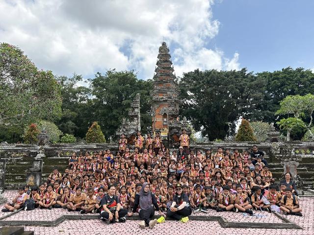 <center></center> video